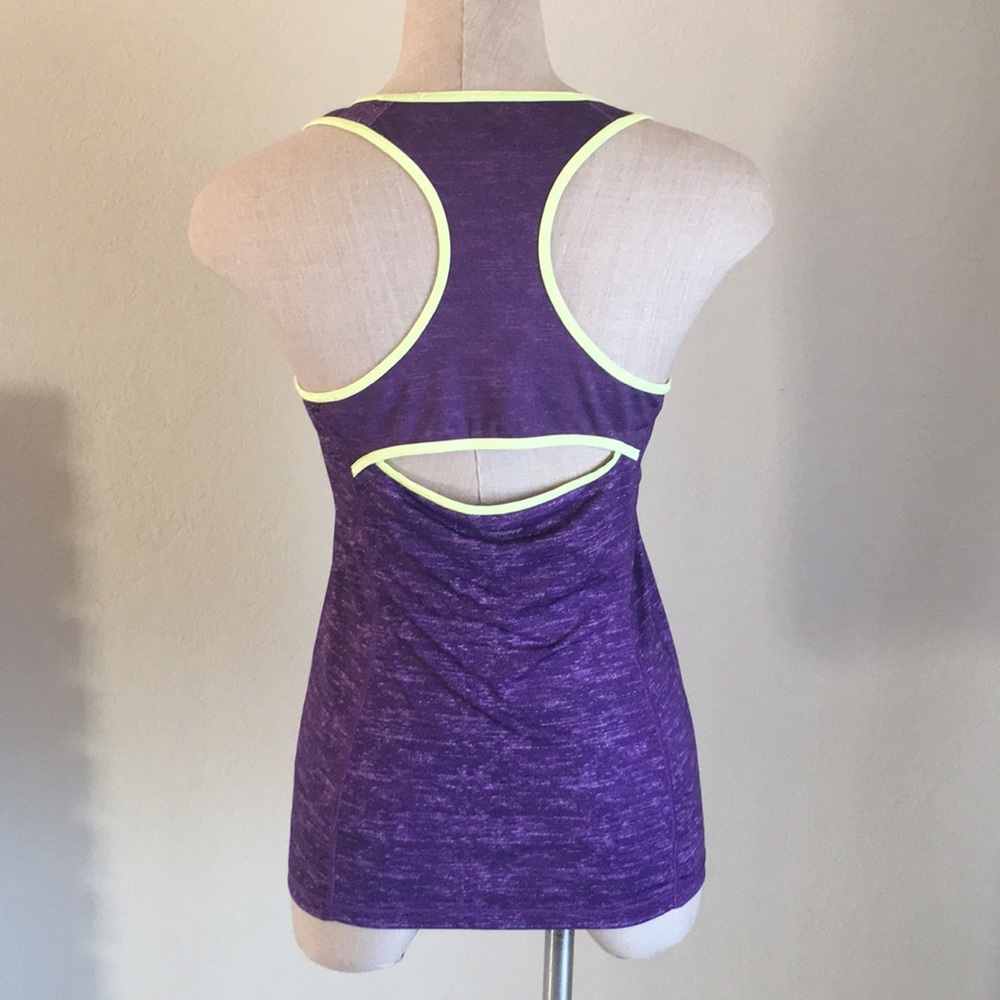 Adidas tank - Picture 2 of 7
